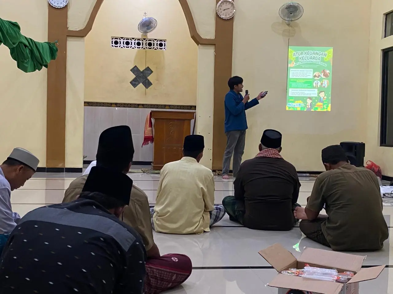 Mahasiswa BBK-7 UNAIR Dorong Literasi Keuangan dan Digitalisasi UMKM di Desa Jatidrojog