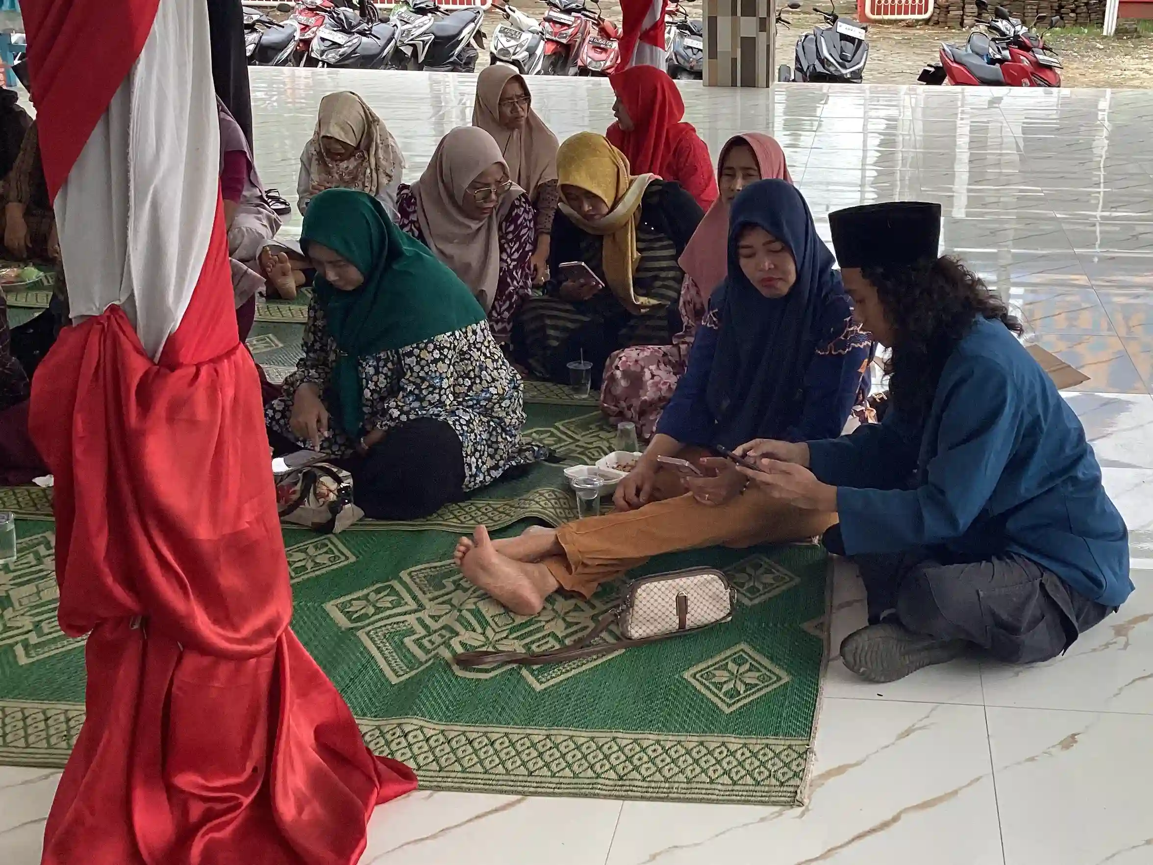 program pengabdian kepada masyarakat bertajuk DOMPET WADENG (Digitalisasi Operasional & Manajemen Pembukuan Terpadu Desa Wadeng) pada Rabu, 14 Januari 2026