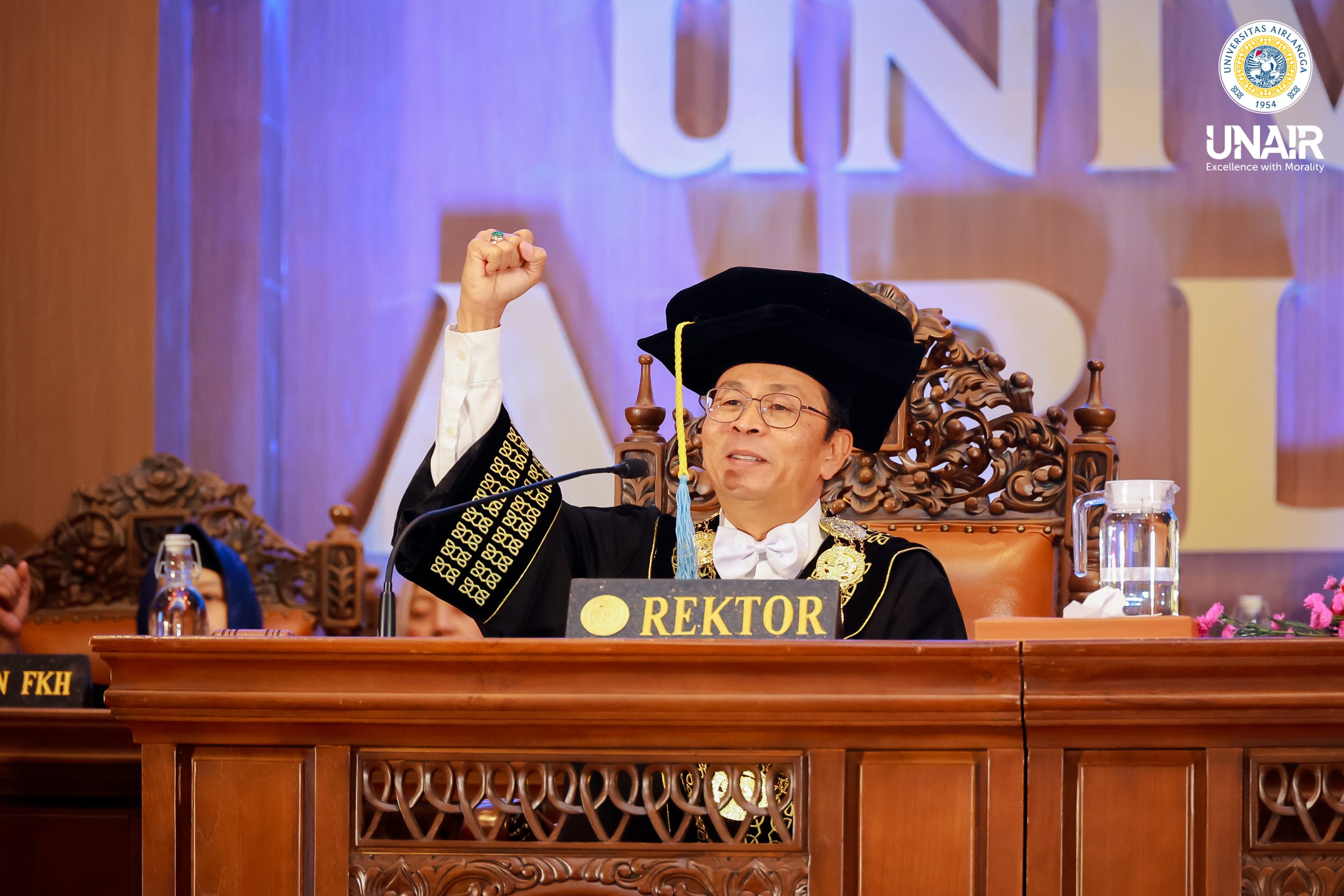 Rektor Prof Dr Muhammad Madyan SE MSi MFin saat memberikan sambutan pada para mahasiswa baru pascasarjana