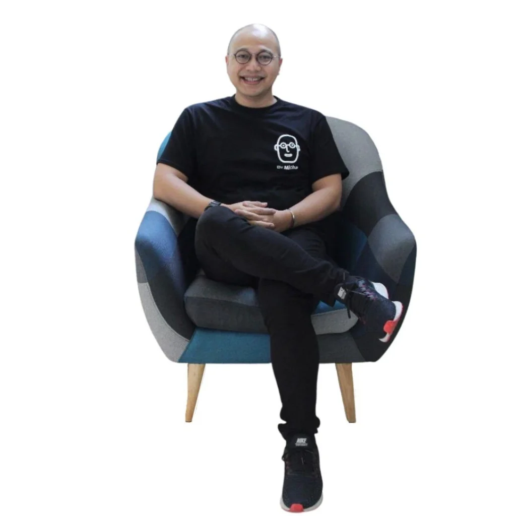 Dr. Micha Catur Firmanto, M.Psi., Psychologist, a graduate of the Faculty of Psychology at Universitas Airlangga (UNAIR) and Founder of Life Tree Psychology