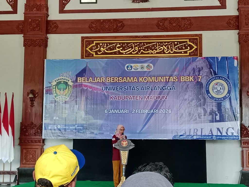 Dr. Astri Dewayani, PhD, representing UNAIR’s Institute for Sustainable Community Service (LPMB), delivers remarks during the BBK 7 deployment ceremony at Pendopo Ronggo Djoemeno, Madiun, Tuesday (6/1/2026). (Photo: By courtesy).