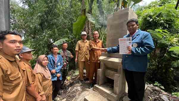 Penyerahan insinerator kepada pihak desa pada Senin, 26 Januari 2026