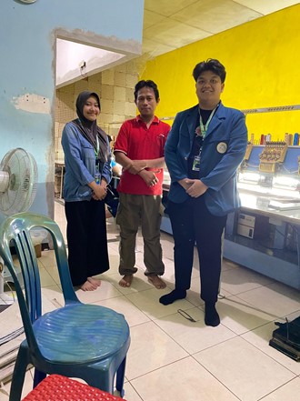 Pelaksanaan Program “Digitalisasi UMKM”di Desa Sukorejo Bersama Mahasiswa BBK 7 Universitas Airlangga