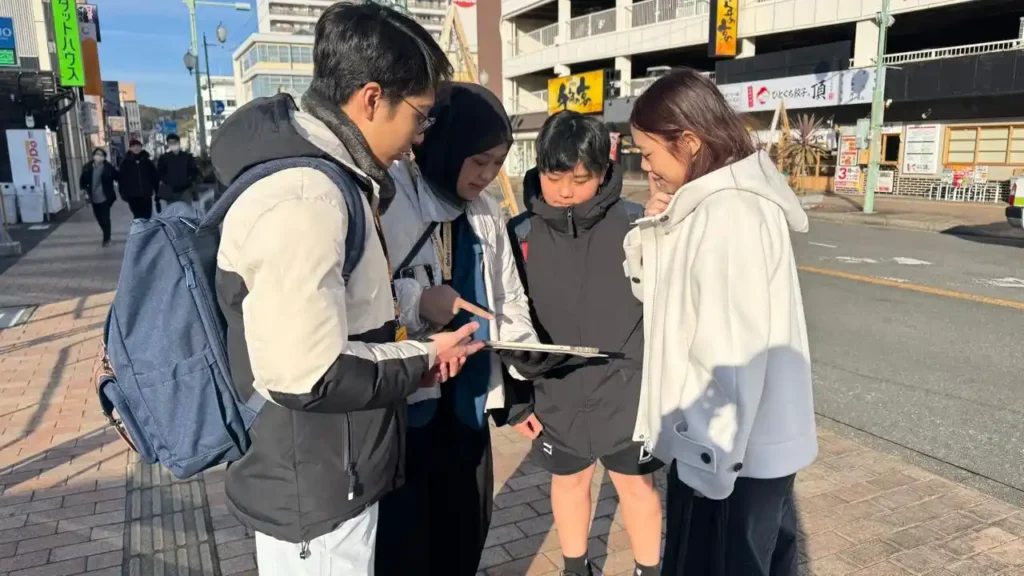 Students conduct a disaster preparedness survey in Japan. (Photo: Group Collection)