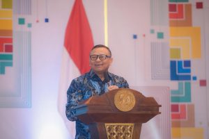 Foto Wakil Rektor Bidang Ekosistem Enterpreuner dan Pengembangan Bisnis (EEPB), Prof Dr Koko Srimulyo, Drs MSi saat membeerikan sambutannya pada gelaran gala dinner Sidang Paripurna MSA PTN-BH. (Foto: Istimewa)
