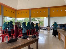 Kelompok BBK 7 Pucakwangi Universitas Airlangga melaksanakan kegiatan program kerja bertajuk “Edukasi Bahaya Pinjaman Online dan Penggunaan Keuangan Digital yang Bijak”