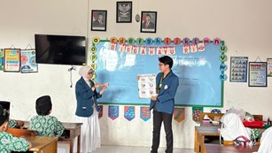 Kelompok KKN-BBK 7 (Kuliah Kerja Nyata Belajar Bersama Komunitas) Universitas Airlangga di Desa Pucakwangi Kec. Babat, Kabupaten Lamongan melaksanakan program kerja kedua bertajuk "Kelompok BBK 7 Pucakwangi Universitas Airlangga Laksanakan Elementary Dental Education di MI Al Huda dan MI Muhammadiyah 03 Pucakwangi"