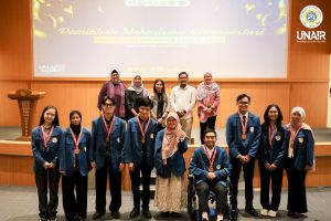 Finalists of UNAIR Mawapres 2026 take a group photo at the Candradimuka Room on Sunday, March 29, 2026. (Photo: By PHMP UNAIR)