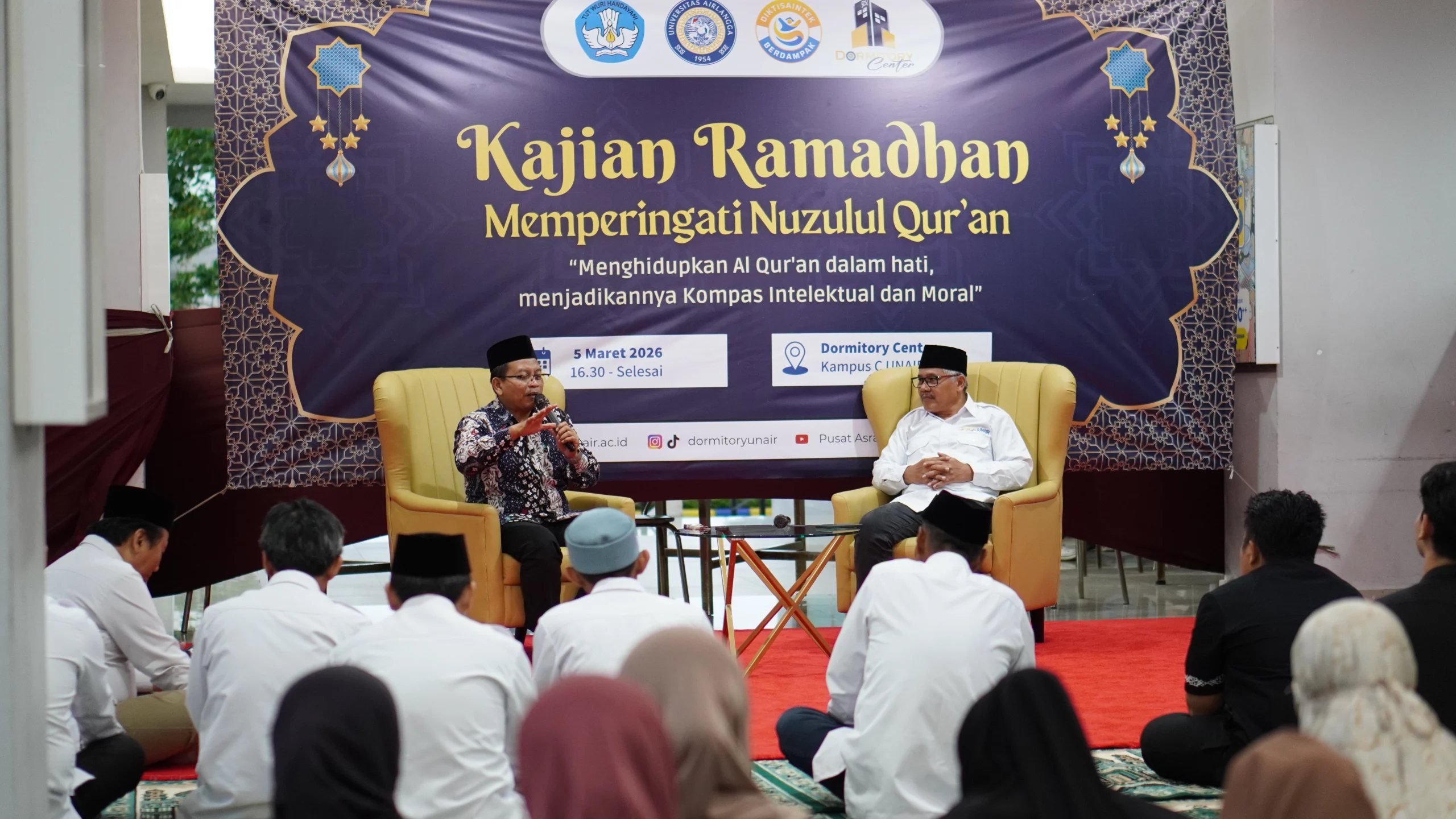 Prof Imron Mawardi SE MSi selaku narasumber dan Dr Joni Haryanto sebagai moderator. (Foto: Istimewa)