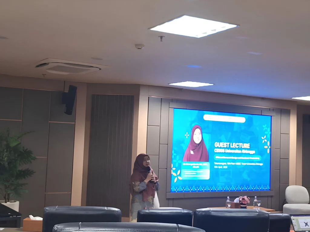 Dokumentasi pembukaan oleh Dr. Arumega Zarefar, SE., M.Ak., Akt., CA dalam acara Efficient Research Design and Academic Productivity secara luring. (Foto: Istimewa)