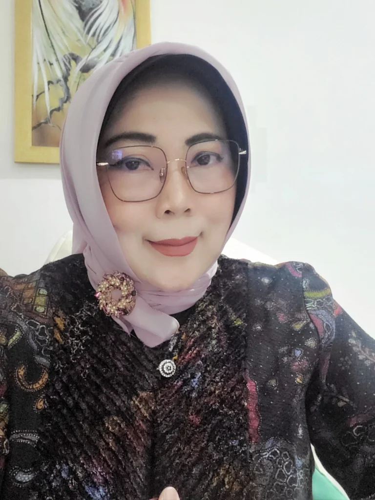 Dr. Lisnadiyanti, S.Kep., Ns., M.Kes., an alumna of the UNAIR Nursing doctoral program, currently serves as the Rector of Hermina Health Institute Jakarta (Photo: Personal documentation)