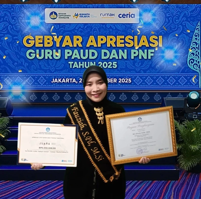 Siti Fauziah, S.Pd., M.Si., CBHC, an alumna of the Master’s Program in Psychology at Universitas Airlangga, who has achieved national recognition. (Photo: By courtesy)