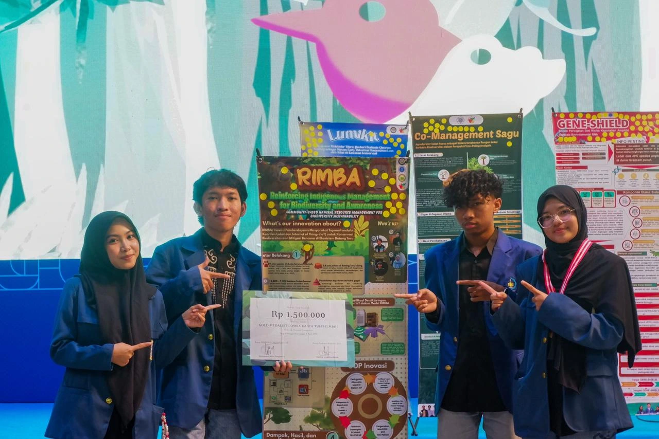 The Bismillah Juara Satu Aamiin team poses after presenting their RIMBA project and receiving a gold medal at Biolexion 2.0. (Photo: By courtesy)