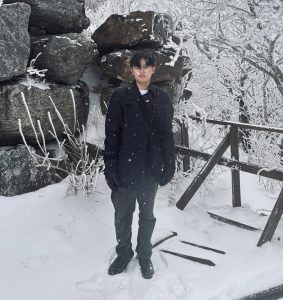 Muhammad Dhiyaul Faizin, mahasiswa Program Studi Bahasa dan Sastra Inggris angkatan 2022 Universitas Airlangga (UNAIR), yang berhasil mengikuti program student exchange di Jeonbuk National University, Korea Selatan. (Sumber: Istimewa)