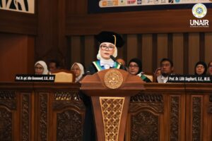 Guru besar Fakultas Farmasi UNAIR, Prof Dr apt Idha Kusumawati SSi MSi. (Foto: Humas UNAIR)