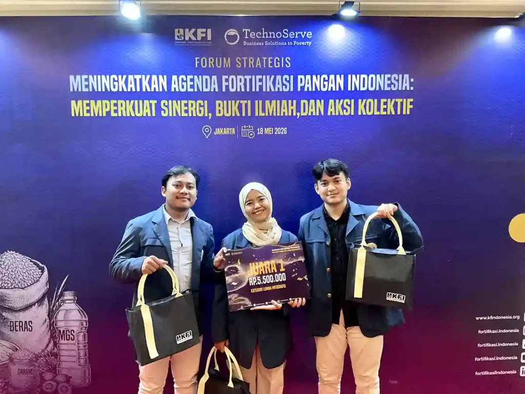 Public Health students from FIKKIA at Universitas Airlangga won first place in the Indonesian Fortification Coalition’s national infographic poster competition.