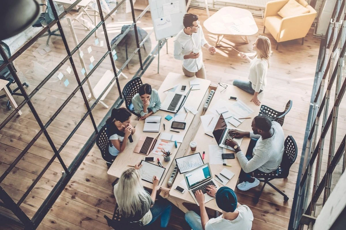 Illustration of Gen Z employees at work (Source: Kompas.com)