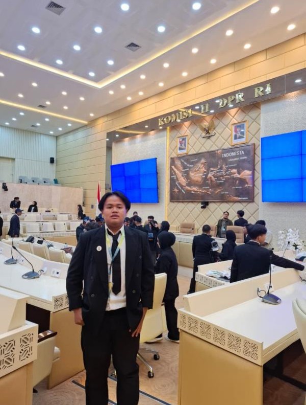 Muhammad Aziz Fuadi dalam acara sidang parupurna Komisi II DPR RI, Selasa (28/04/2026) di Gedung DPR RI, Jakarta. (Foto: Istimewa)