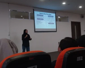 Nindi Amalia Selaku Pemateri ke-2 Menyampaikan Dalam Mentoring Connect: Nalarion 2026. (Foto: Istimewa)