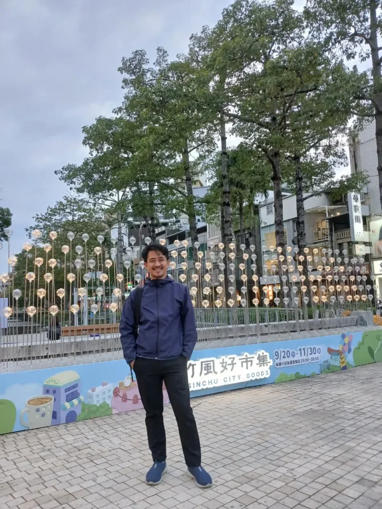 Tahta Amrillah SSi MSc PhD, a lecturer at the Faculty of Advanced Technology and Multidiscipline (FTMM) Universitas Airlangga (UNAIR), has been nominated for the 75th Lindau Nobel Laureate Meetings 2026.