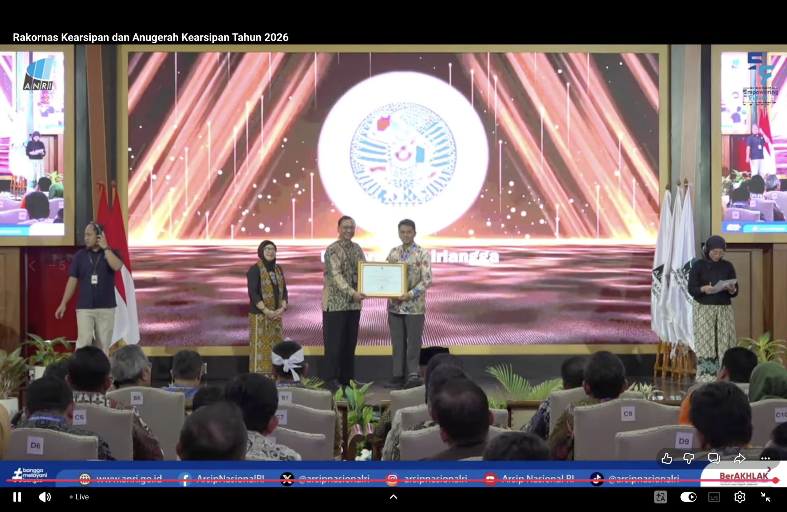 Prof Dr Radian Salman SH LLM, Director of Human Resources, Talent Management, and Organizational Development, received the award from the National Archives of the Republic of Indonesia (ANRI) on Wednesday (May 20, 2026) at the ANRI headquarters in Jakarta.