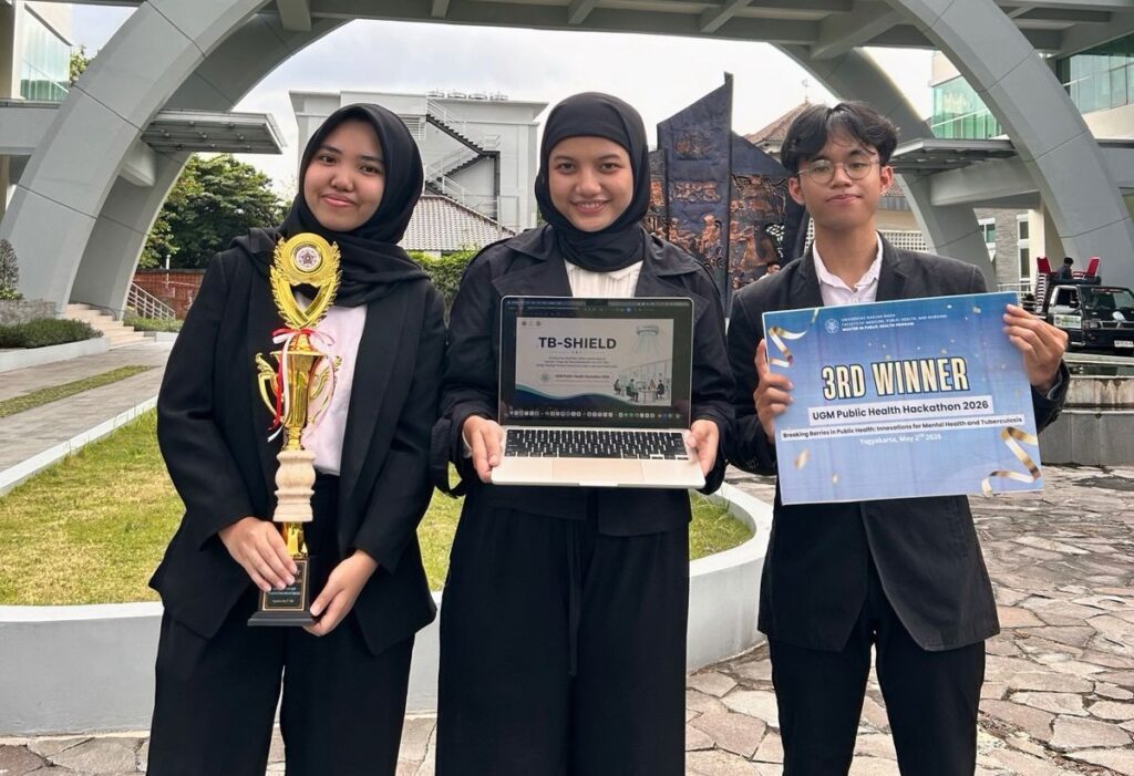 Tim TB-Shield raih juara 3 dalam UGM Public Health Hackathon 2026 di Universitas Gadjah Mada pada Sabtu (2/5/2026). (Foto: Istimewa)