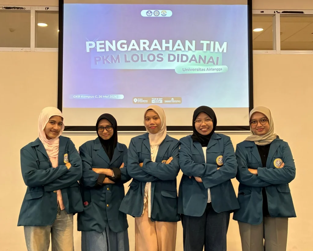 Dari Kiri ke Kanan, Rihana Gayda Pratiwi, Anggun Dwi Syandi Sekarwati, Fatkhul Stevanie, Hidayatul Hafidzah, dan Rizka Shabrina Ariesty sebagai Tim Peneliti Efektivitas Formulasi Ekstrak Rosela dan Stevia sebagai Antiobesitas Melalui Modulasi Metabolisme Lipid (Sumber: Dokumentasi Narasumber).