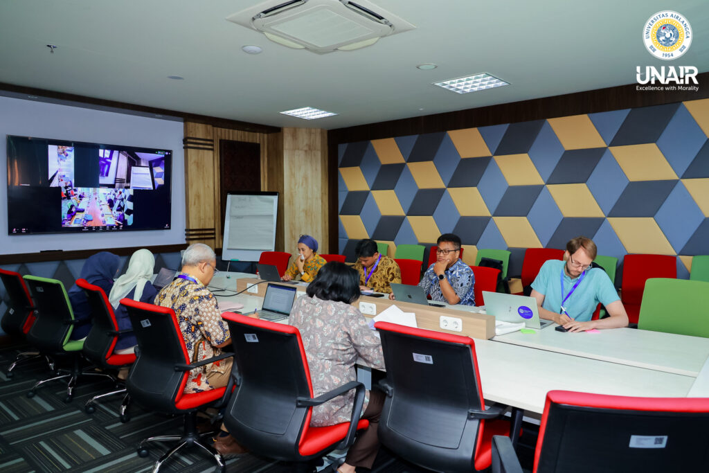Sesi diskusi dan pemaparan riset arly Research Dissemination Forum INUcoST (Indonesian - Netherlands Partnership for Sustainable Futures) memasuki hari kedua pelaksanaan pada Selasa (30/6/2026). (Foto: PHMP UNAIR)