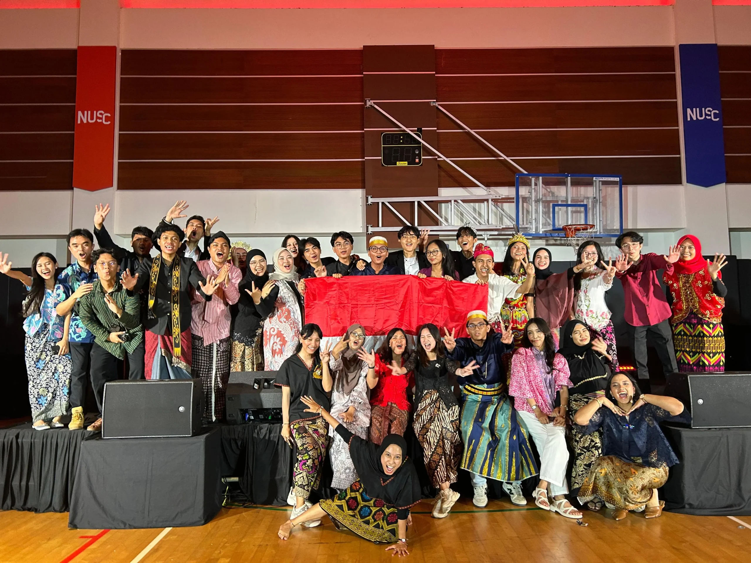 Tim UNAIR saat mengikuti ASEAN University Network (AUN) Summer Camp Programme di National University of Singapore (NUS) (Foto: Istimewa)