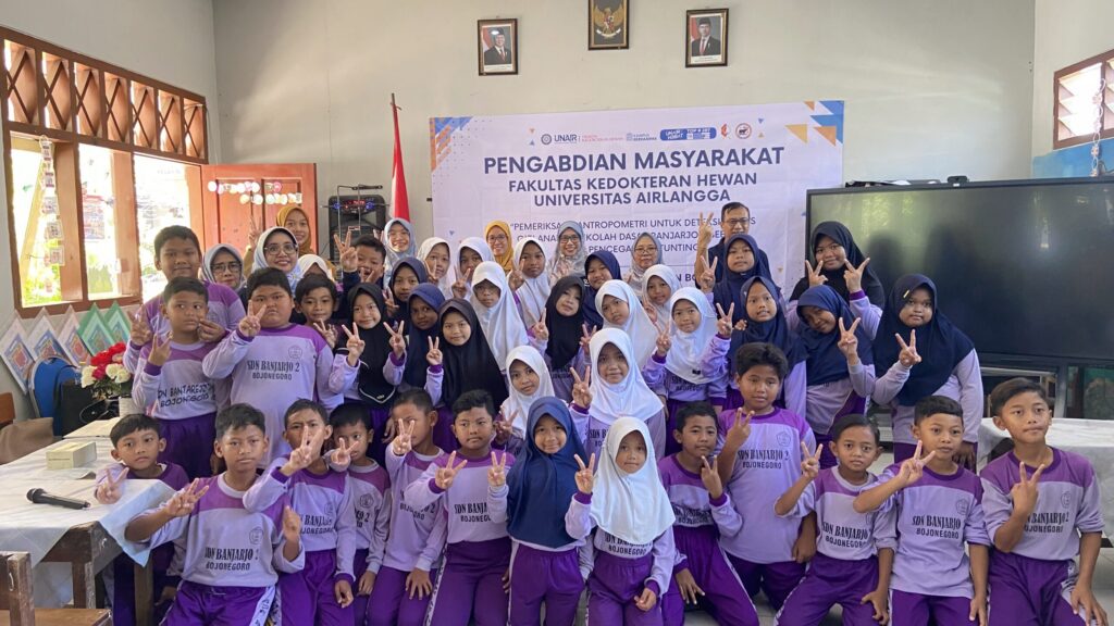 Pelaksanaan Pengmas FKH di SDN Banjarjo II Bojonegoro, Senin (6/7/2026). (Foto: Erika Eight Novanty)