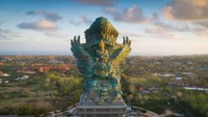 Patung Garuda Wisnu Kencana, icon daerah Bali. (Sumber: Tribratanews)