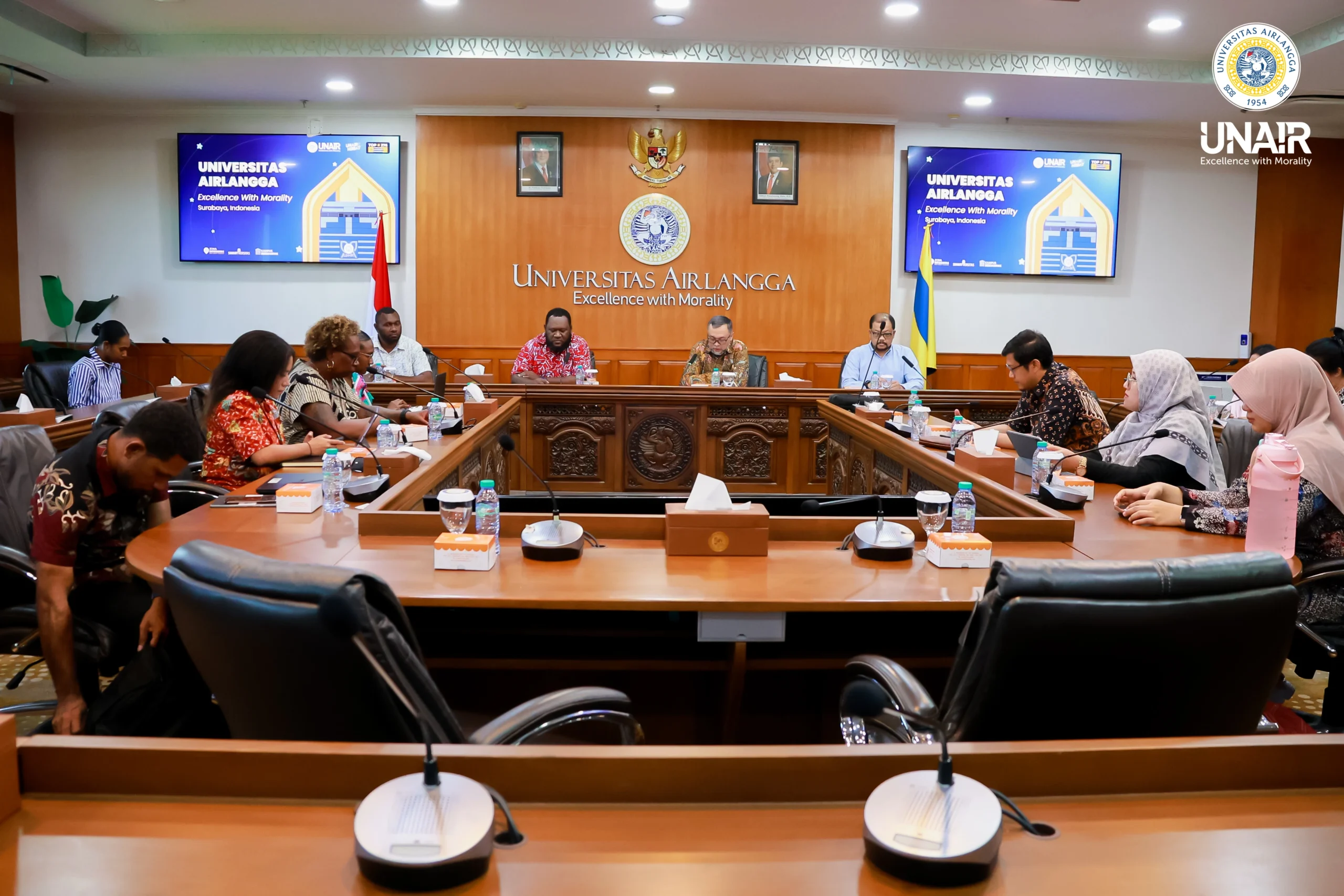Universitas Airlangga hosted the Vanuatu Scholarship Assessment Team at the Plenary Meeting Room of Balairua, MERR-C Campus on Wednesday, July 8, 2026. (Photo: UNAIR Public Relations)