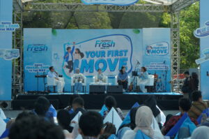 Sesi bincang interaksi bersama Pakar gigi UNAIR dan Tissa Biani pada gelaran roadshow Ciptadent "Your First Move", Kamis (27/8/2026). (Foto: PHMP UNAIR)