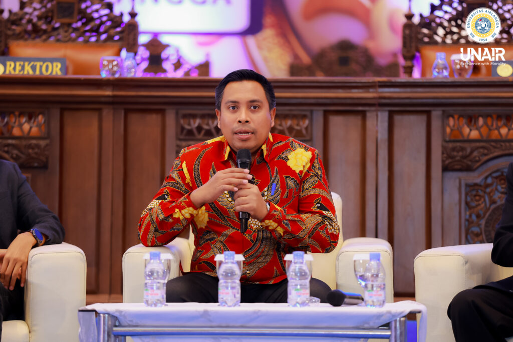 Dr Faizal Kurniawan SH MH LLM saat memaparkan tugas Satgas PPKPT UNAIR, Kamis (6/8/2026). (Foto: PHMP UNAIR)