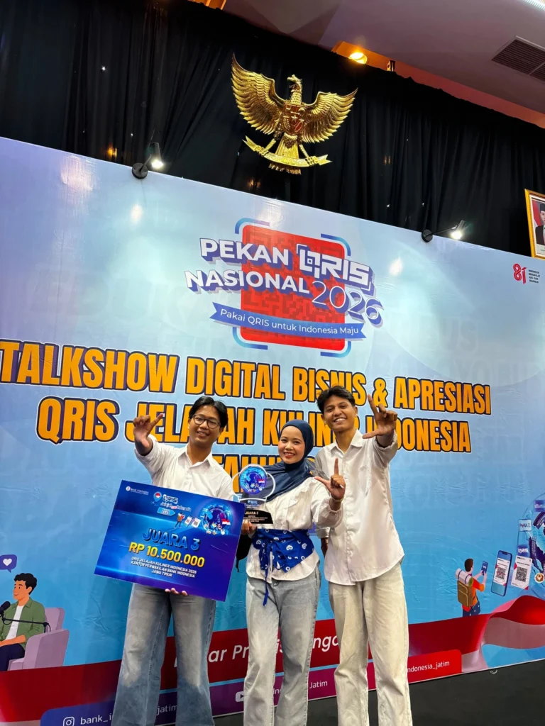 Tim Ksatria Boran, Arifatun Nazilah (Manajemen Perkantoran Digital 2024), Syarifuddin Hidayatullah (Destinasi Pariwisata 2024), dan Septiyan Maulana (Destinasi Pariwisata 2025). (Foto: Narasumber)
