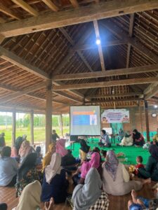 Kegiatan pengmas di kec. Muncar Banyuwangi. (Foto: Istimewa)