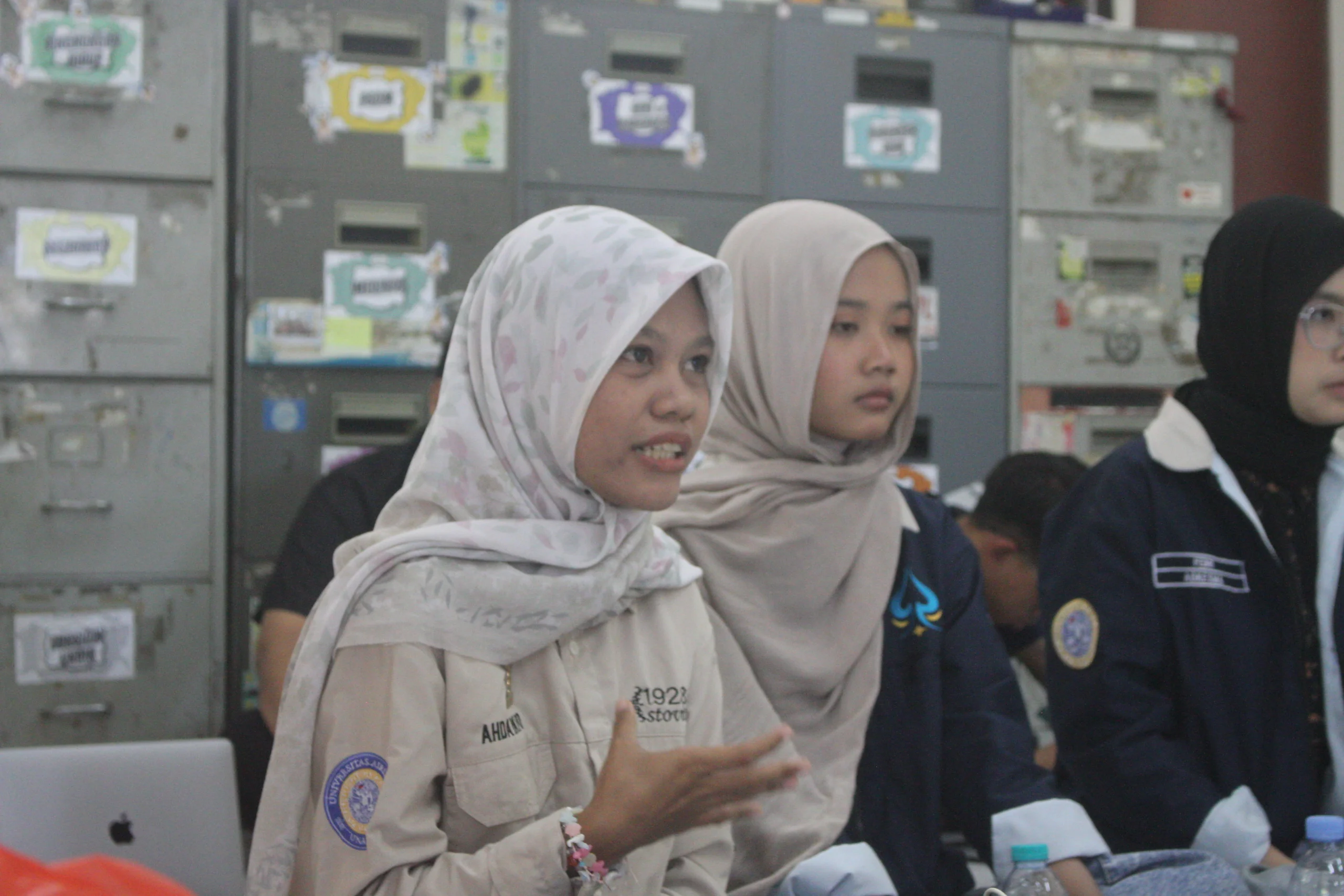 Delegasi Adkesma BEM Fakultas mengikuti Synergy Adkesma 2026 sebagai forum koordinasi dan pemetaan aspirasi mahasiswa Universitas Airlangga. (Foto: Penulis)