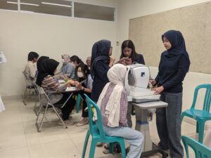 Dokumentasi pemeriksaan gigi dan mata pada acara Dentavision 2026. (Foto: Ainnur Ayu Nanda Agustin)