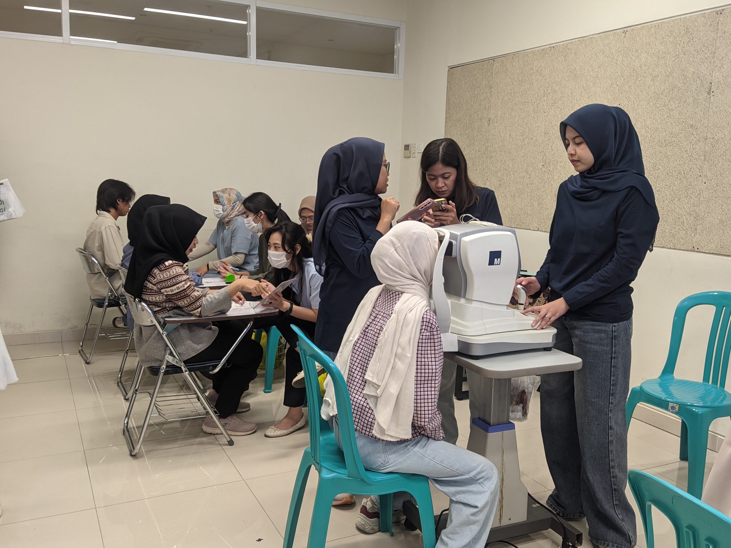 Dokumentasi pemeriksaan gigi dan mata pada acara Dentavision 2026. (Foto: Ainnur Ayu Nanda Agustin)