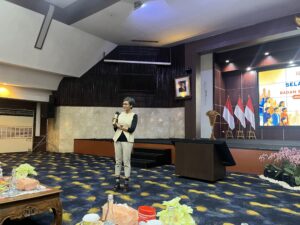 Momen pemaparan materi oleh Dr. Verania Andria, Asisten Representatif UNFPA Indonesia. (Foto: Istimewa)