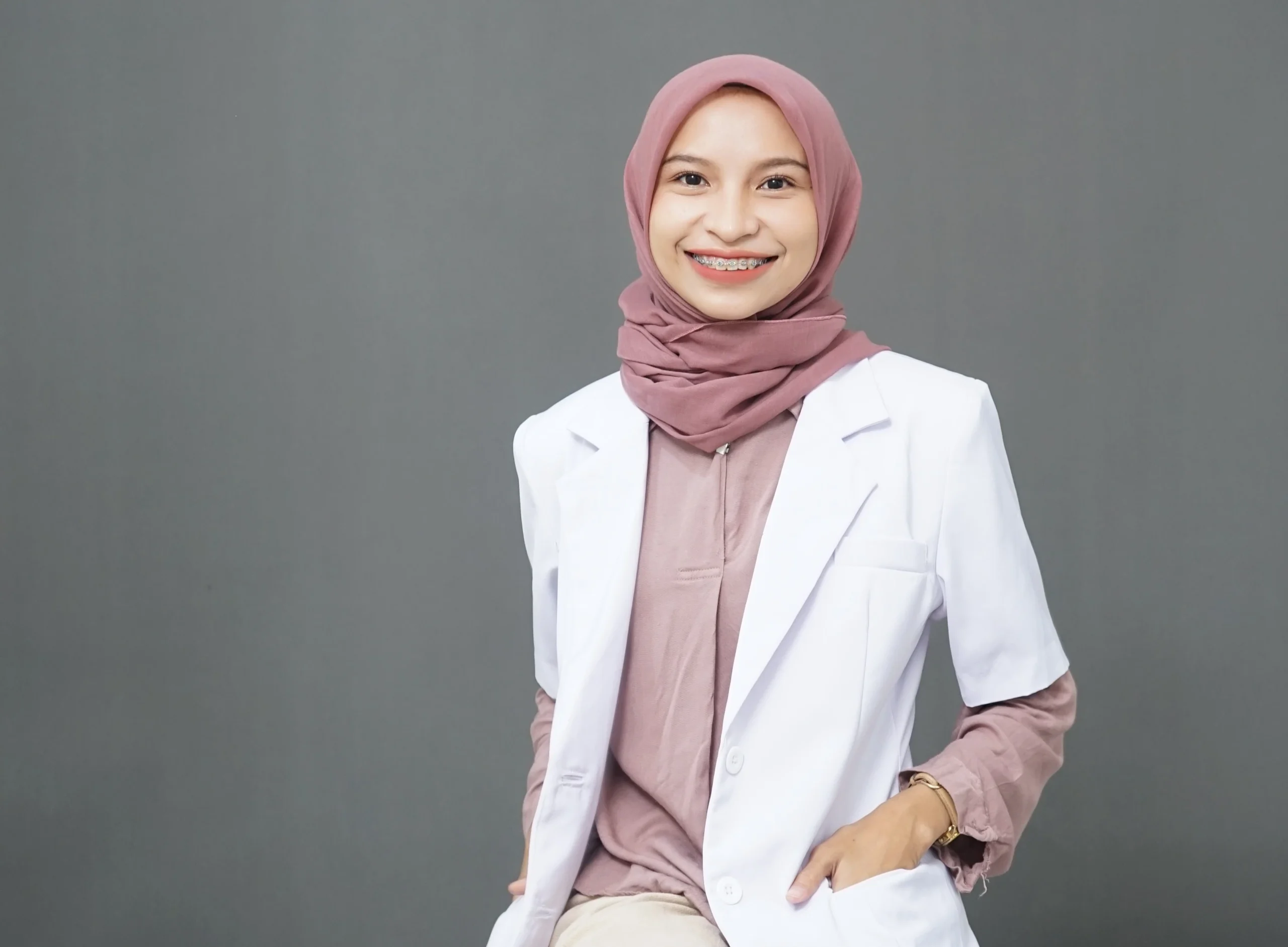 Nadia S Latuamury, alumni Fakultas Kedokteran Gigi (FKG) Universitas Airlangga (UNAIR). (Foto: dok. pribadi)
