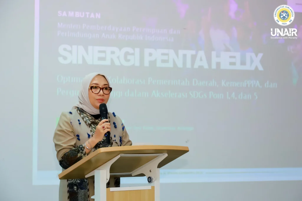 Dr Arifatul Choiri Fauzi saat menyampaikan sambutan dalam lokakarya di Hall A Gedung Soetandyo, Kampus Dharmawangsa-B UNAIR, Kamis (10/9/2026) (Foto: PHMP UNAIR)