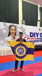 Raffy Ilham Zakiyantono berfoto usai meraih Juara I kategori Kata Perorangan MHS-UMUM Putra pada DIY Open 2 Karate International Championship 2026 di Griya Instiper, Yogyakarta (21/6/2026).(Dok. Pribadi)
