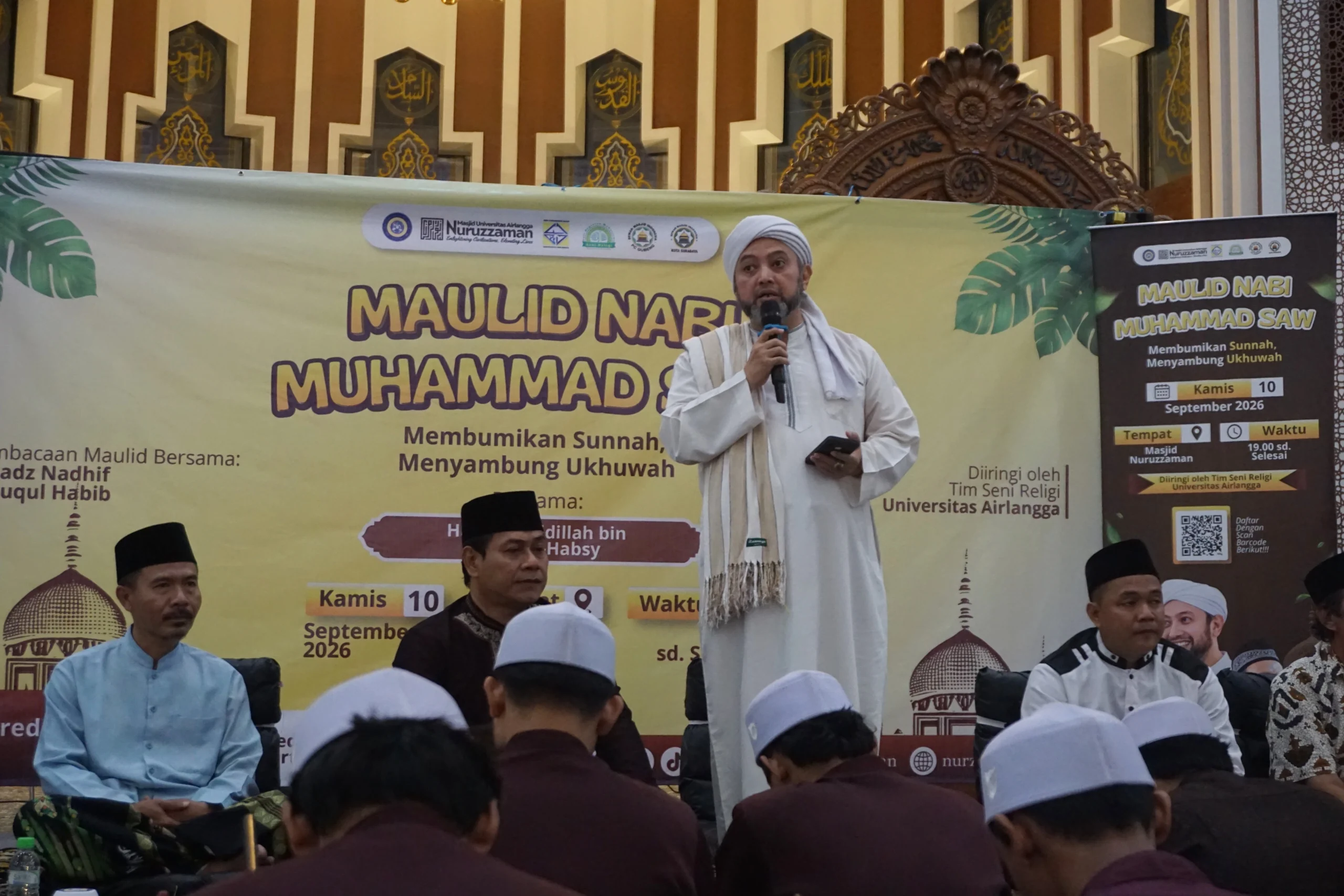 Habib Ubaidillah bin Idrus Al-Habsy menyampaikan ceramah dalam memperingati maulid nabi. (Foto: Istimewa)