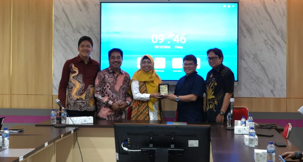 Gandeng ANTARA dan NoLimit, Vokasi UNAIR Terima 100 Lisensi AI Gratis Senilai Lebih dari Rp2 Miliar