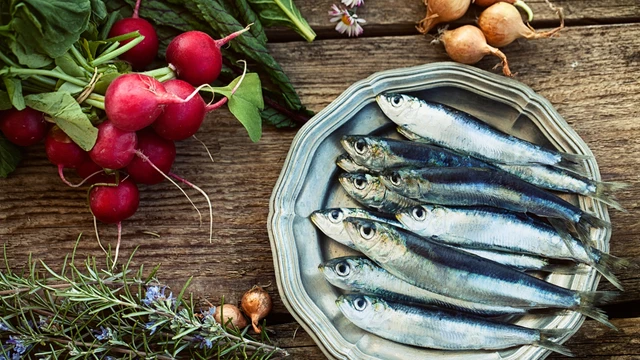 Tumpukan ikan di piring