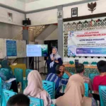 Dongkrak Nilai Jual Telur Bebek, FKH UNAIR Latih Pembuatan Telur Asin di Desa Pesen