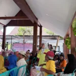 Dukung Kualitas Hidup, DWP UNAIR Beri Edukasi Kesehatan pada Lansia