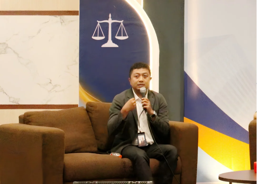 Dyan Fajar Mahardika SE MM menjelaskan gangguan global yang memicu transmisi fluktuasi IHSG dalam Seminar Nasional ANLF 2026