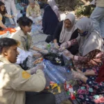 HIMA Sosiologi UNAIR Olah Sampah Plastik jadi Furnitur di Randuagung